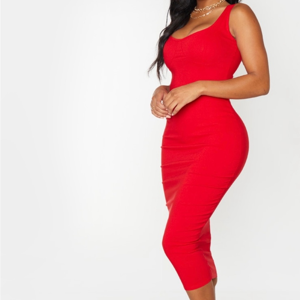 Pretty Little Thing Dress red very tight